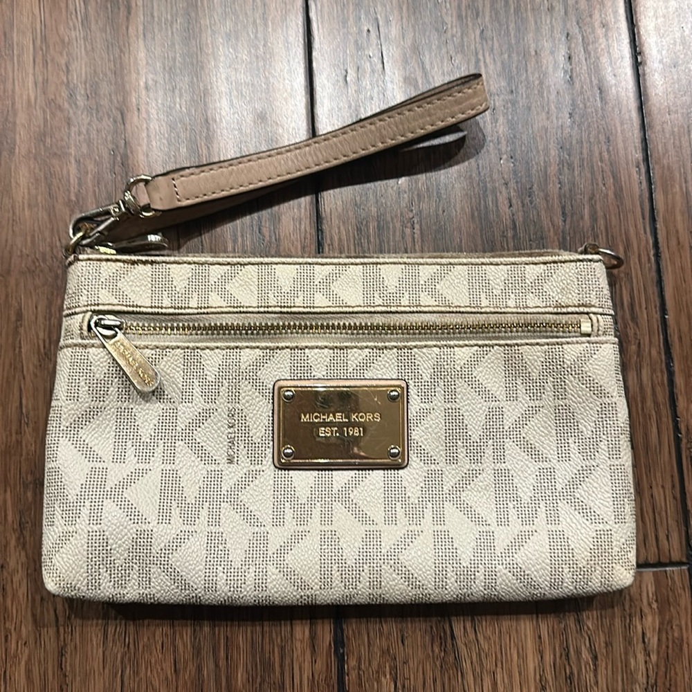 Michael Kors Wristlet